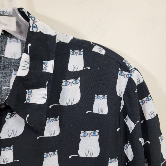 Love Notes short sleeve button front cat print crop shirt woman's size large - Picture 8 of 9